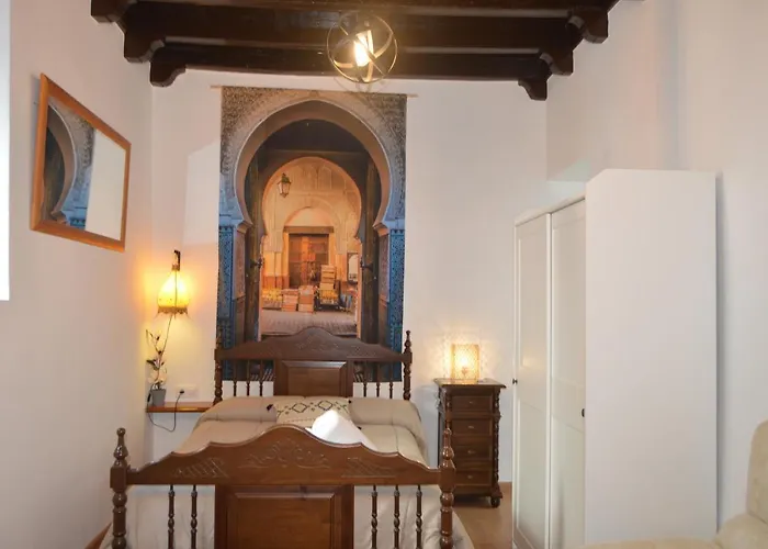 Alcazar Viejo Parking Tourist شقة *