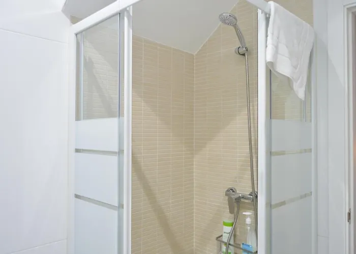 Alcazar Viejo Parking Tourist