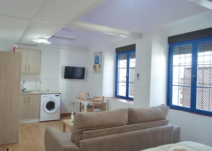 Alcazar Viejo Parking Tourist قرطبة