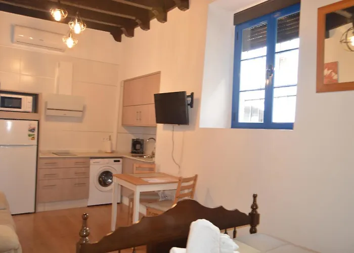 Alcazar Viejo Parking Tourist Апартаменти