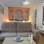 Alcazar Viejo Parking Tourist * Kordoba