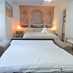 Alcazar Viejo Parking Tourist Apartament *