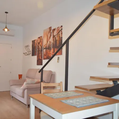 Alcazar Viejo Parking Tourist *