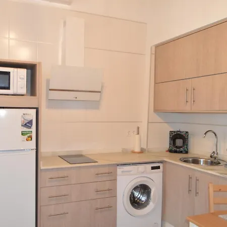 Alcazar Viejo Parking Tourist * Кордова