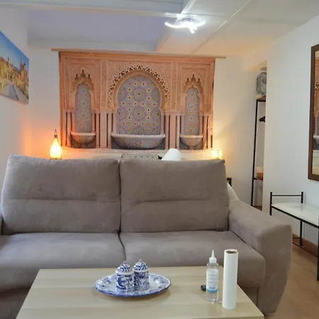 Alcazar Viejo Parking Tourist * Кордова