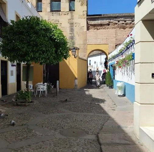 Alcazar Viejo Parking Tourist Apartment Córdoba