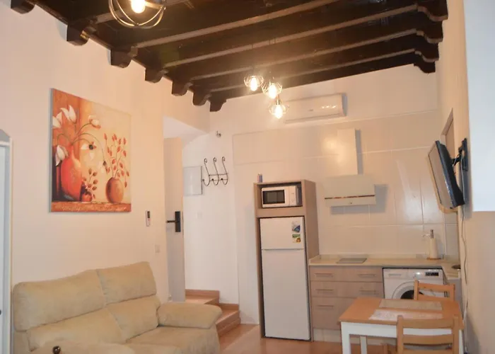 Alcazar Viejo Parking Tourist Апартаменты