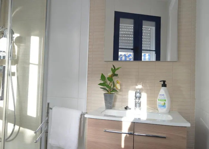 Alcazar Viejo Parking Tourist Кордова