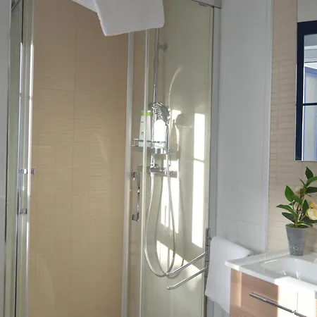 Alcazar Viejo Parking Tourist Apartment *