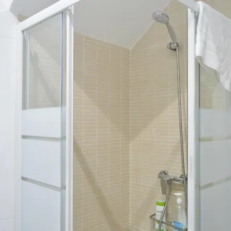 Alcazar Viejo Parking Tourist