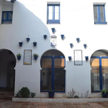 Alcazar Viejo Parking Tourist * Cordoba
