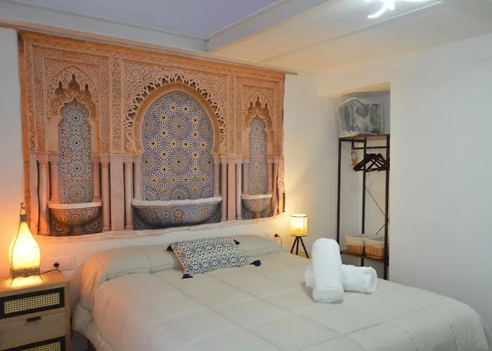 Alcazar Viejo Parking Tourist *