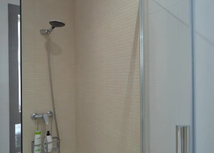 Alcazar Viejo Parking Tourist * Кордова